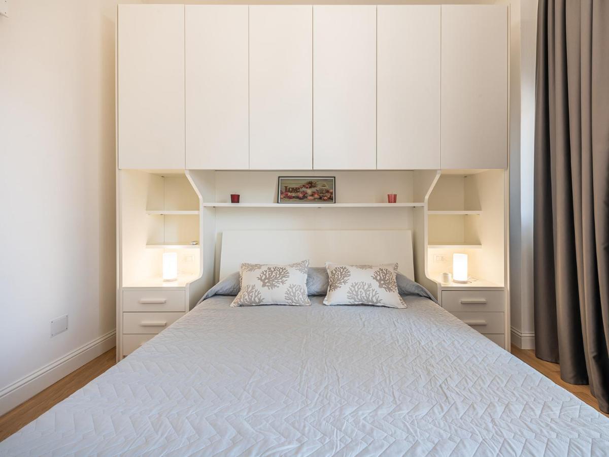 Queen Margaret Apartment Cagliari Buitenkant foto